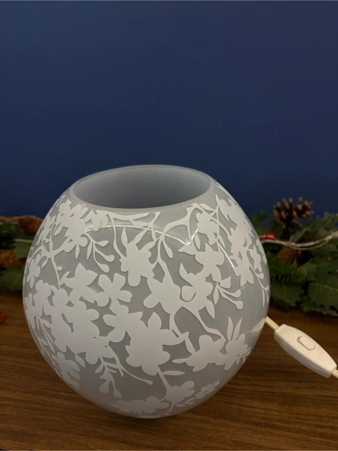 Handmade Glass Floral Pattern Lamp