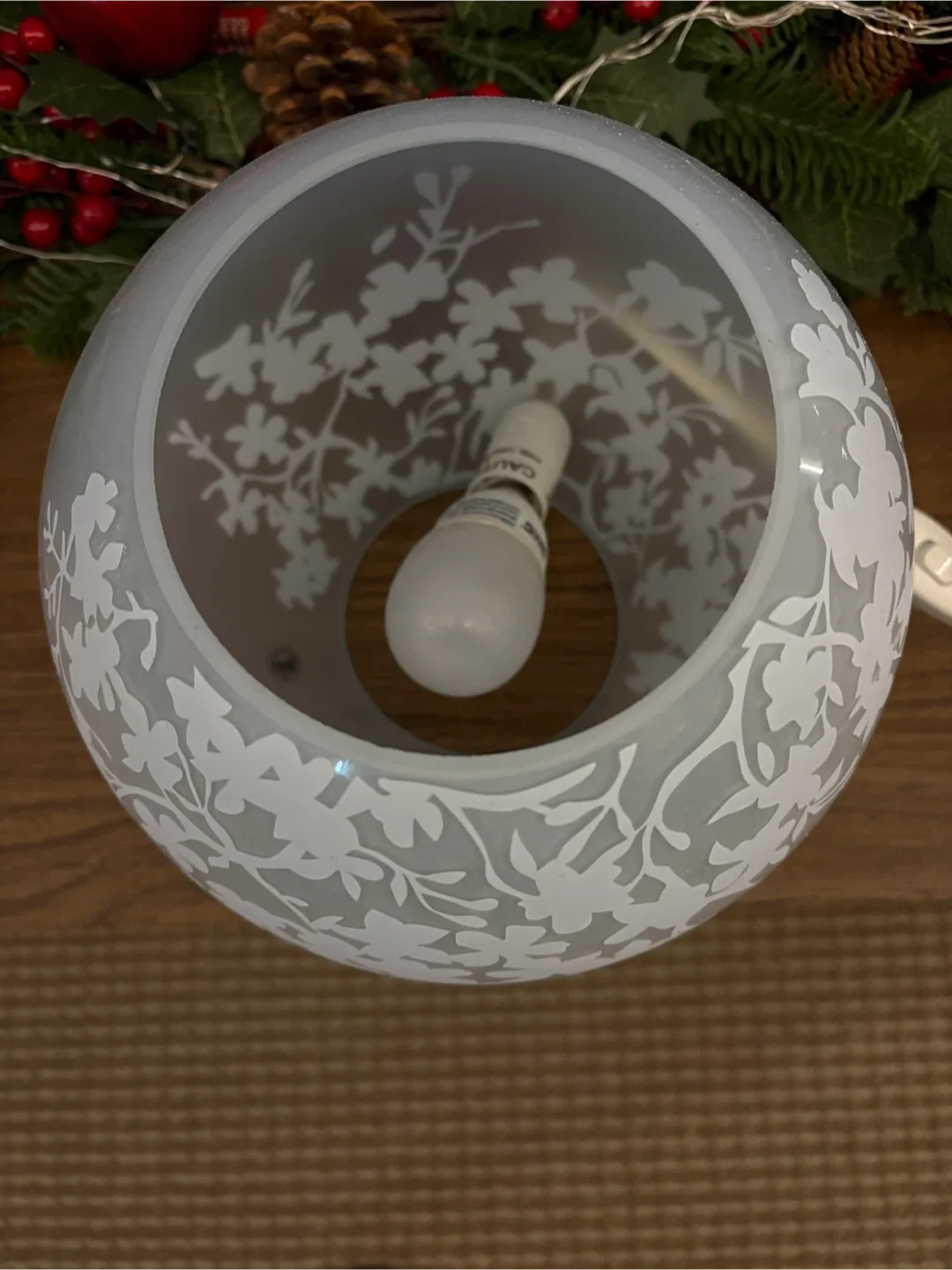 Handmade Glass Floral Pattern Lamp image indicator(2)