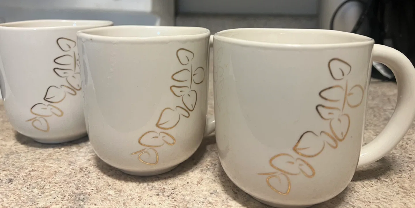 Brand: Fox home, Set of 3 White Mugs with Gold Leaf Design