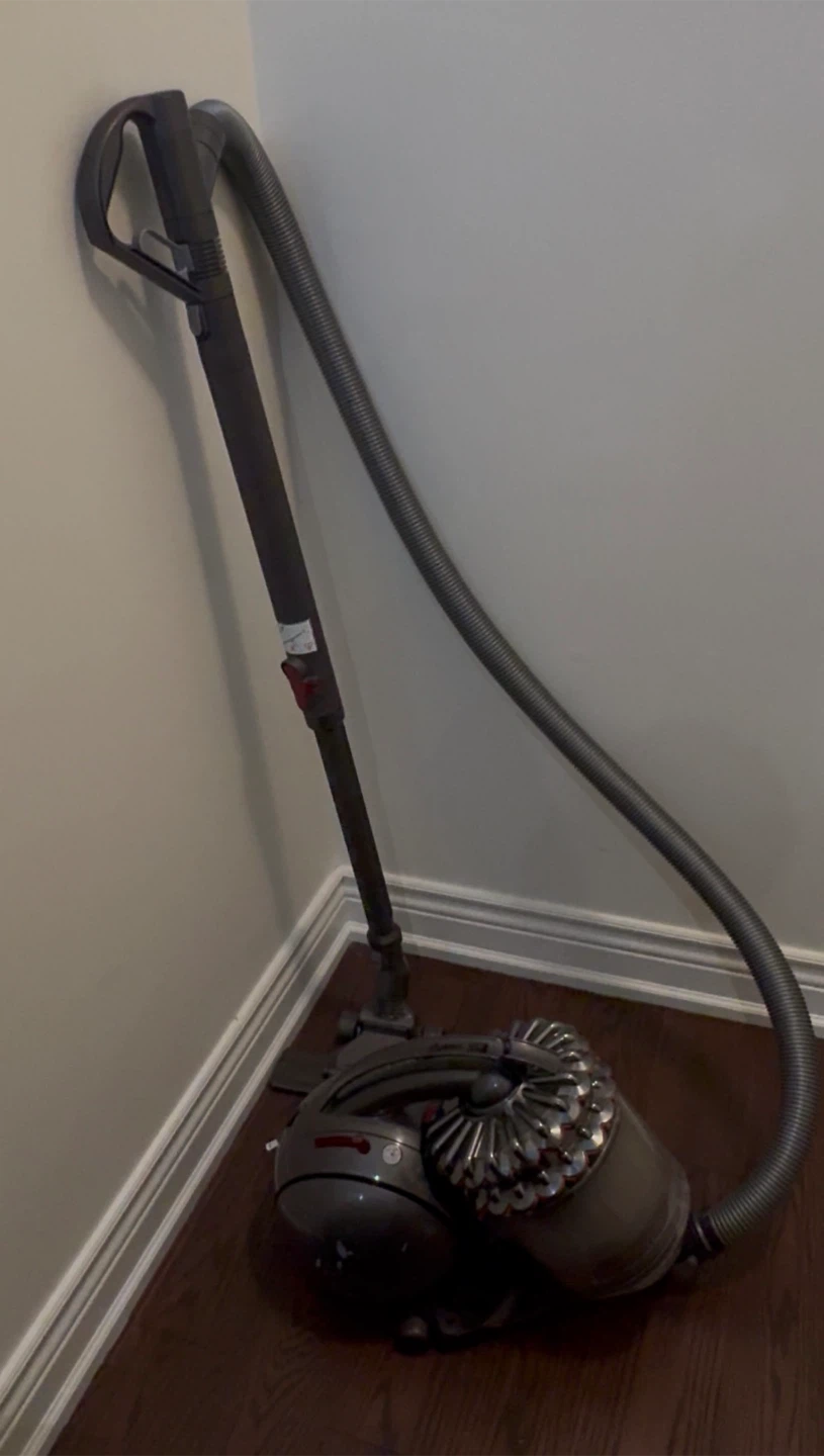 Dyson DC78 Vacuum Cleaner - photo 3
