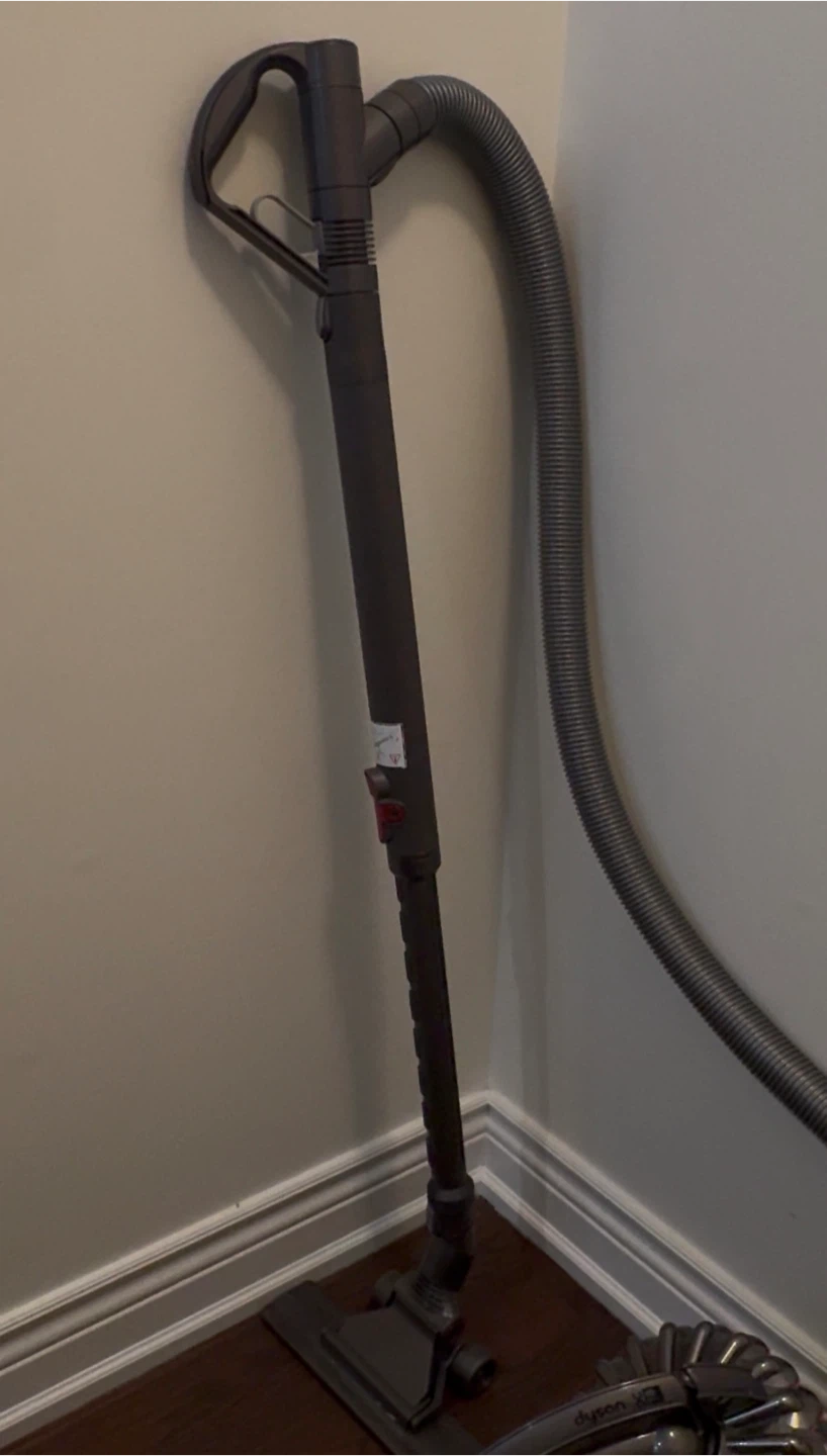 Dyson DC78 Vacuum Cleaner - photo 4