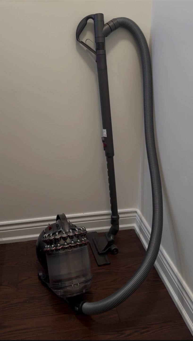 Dyson DC78 Vacuum Cleaner - photo 2
