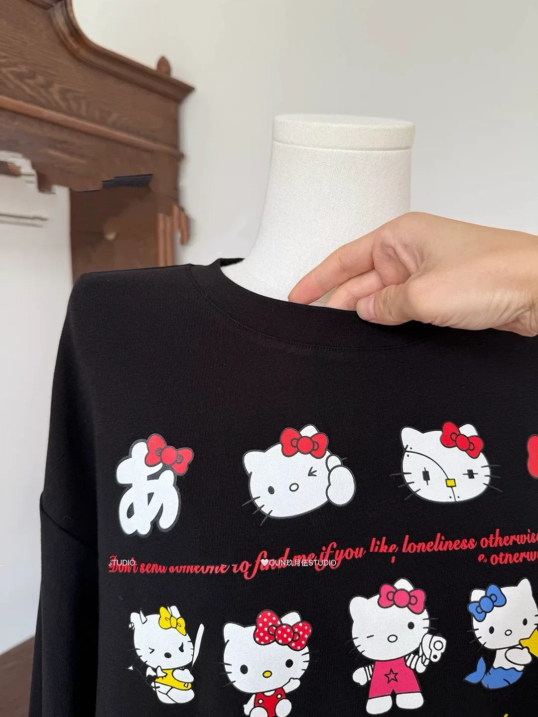 Hello Kitty Black Long Sleeve Top image indicator(2)