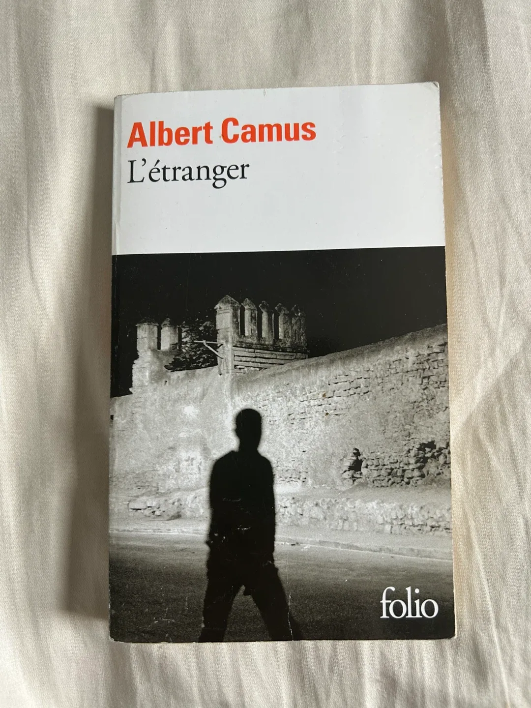 L'étranger by Albert Camus