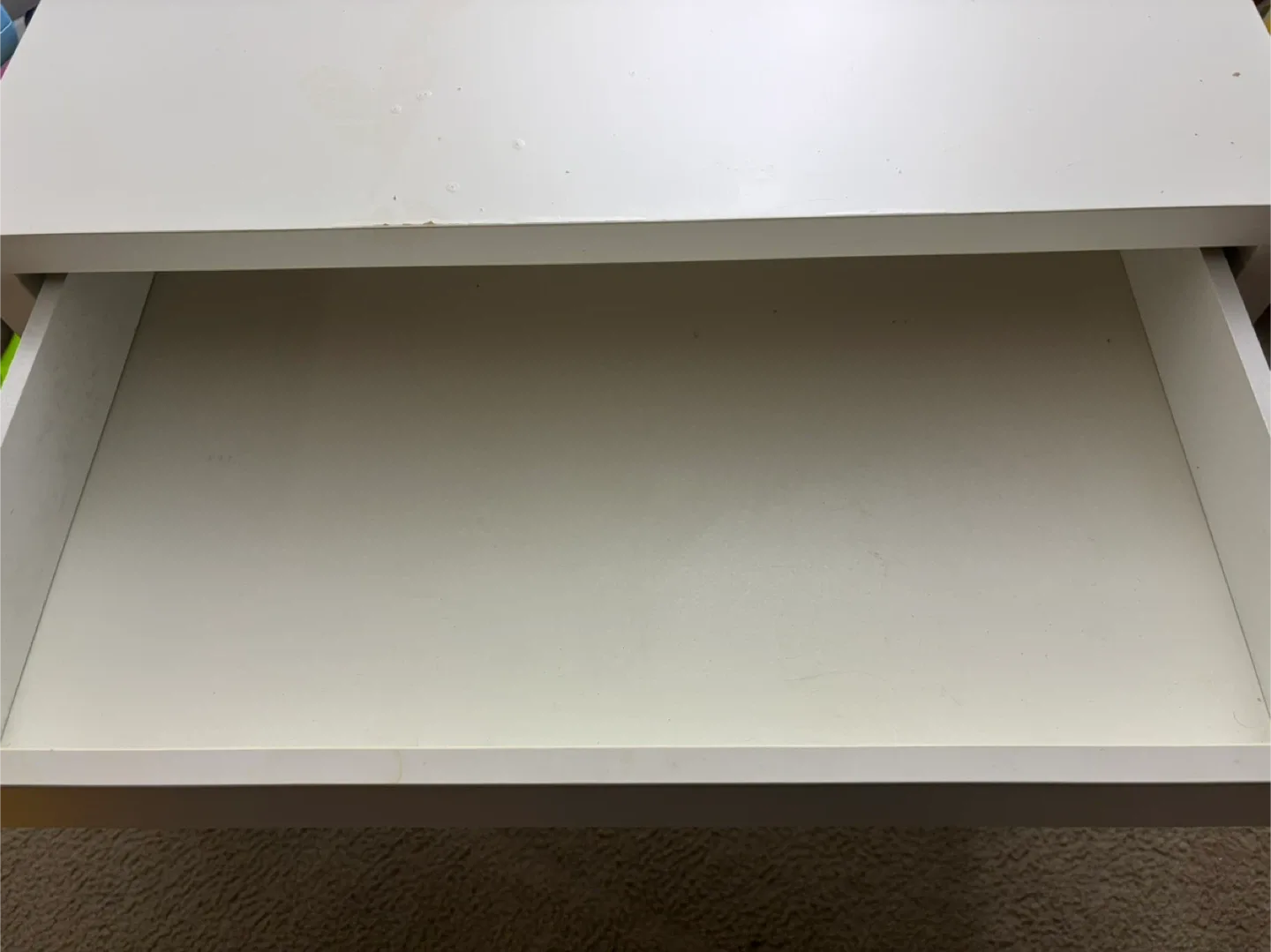 IKEA Micke Desk - White image indicator(3)