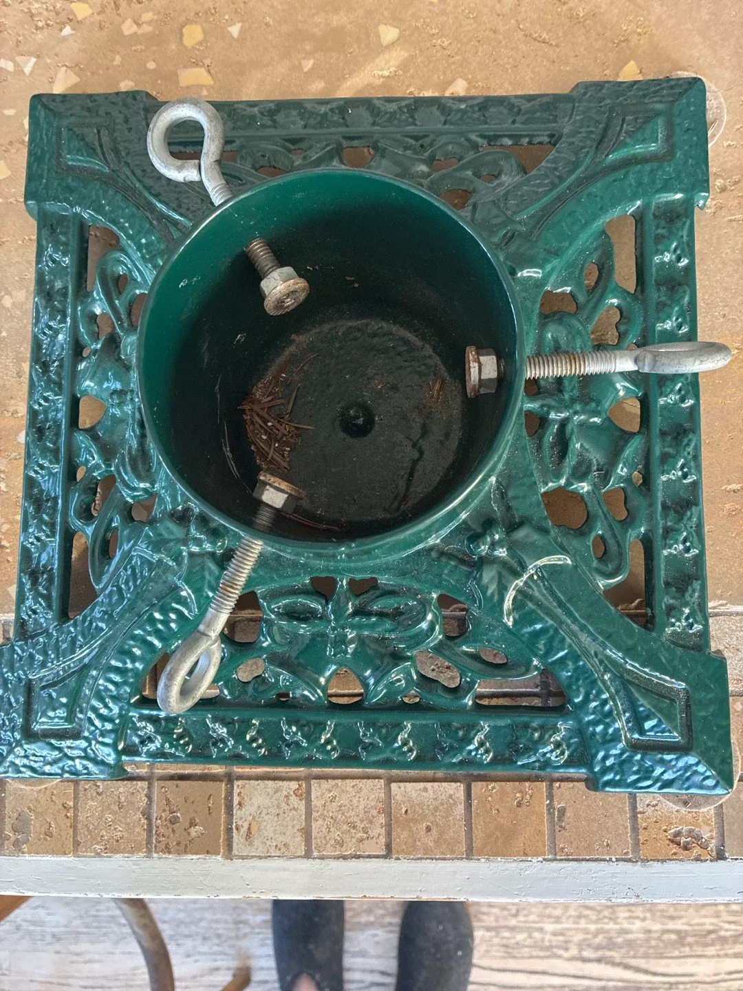 Green Christmas Tree Stand image indicator(2)