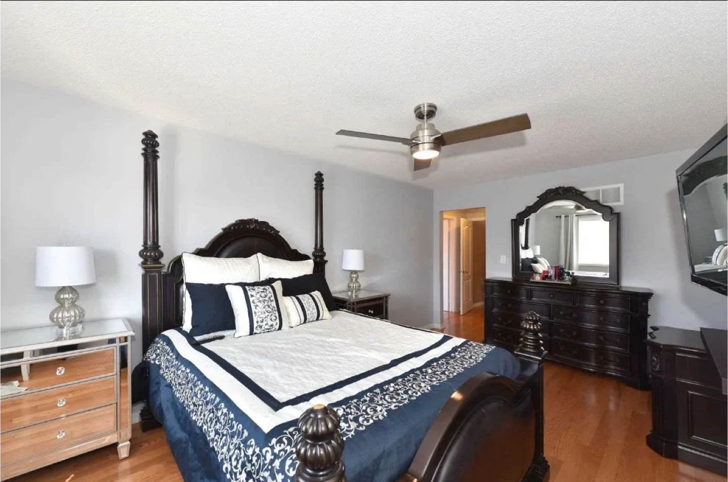 3 Bedroom House for Renting image indicator(6)