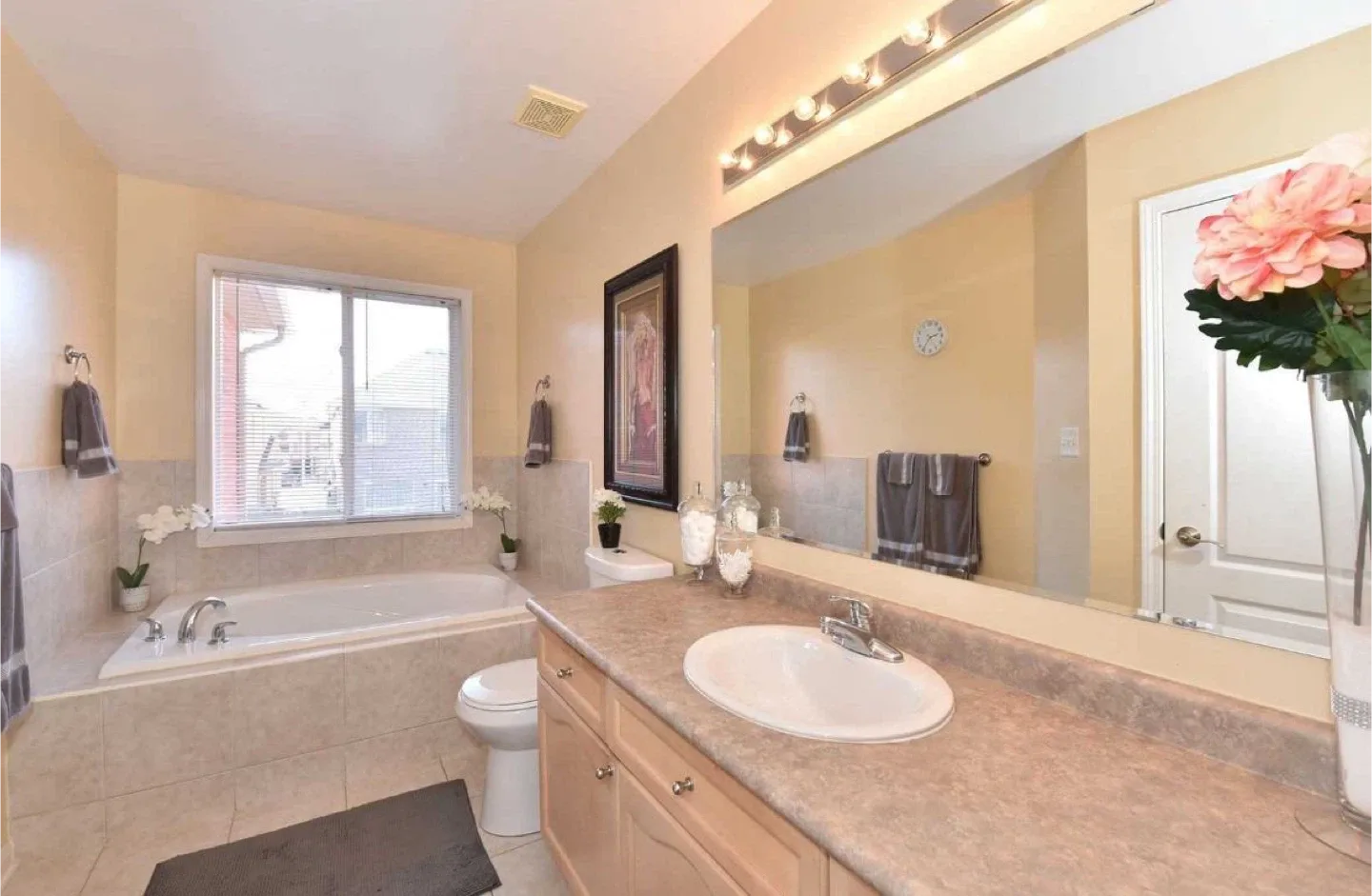 3 Bedroom House for Renting image indicator(7)