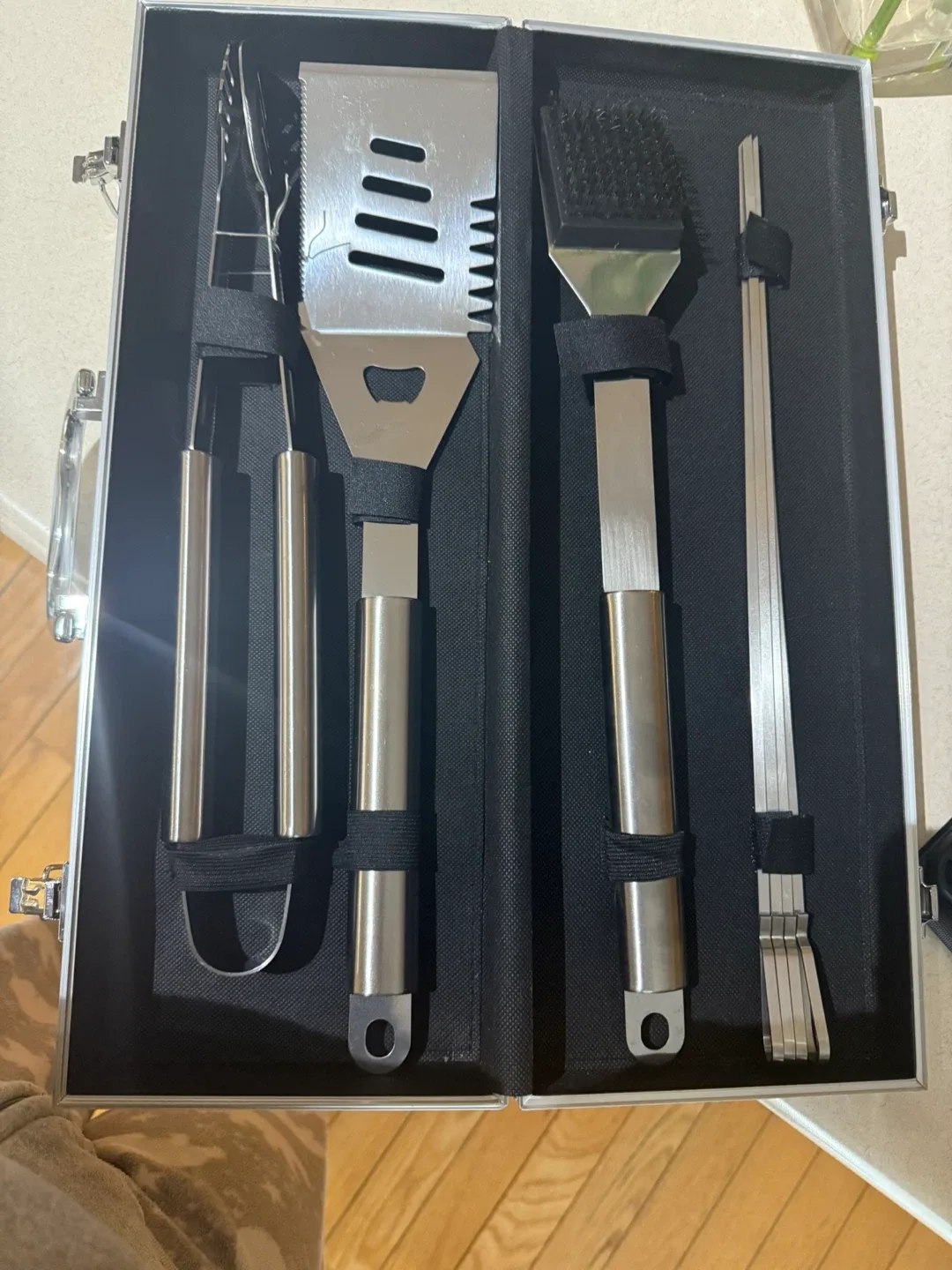 BBQ Grill Tool Set with Case image indicator(2)