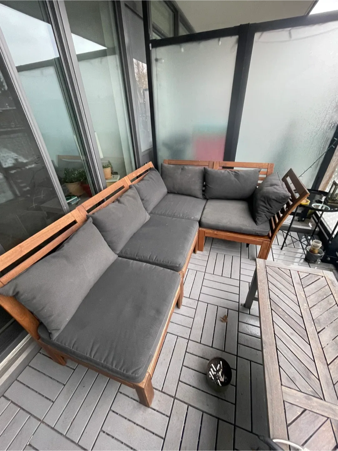 GREAT OFF SEASON FIND!! — Outdoor Patio Set, Ready to Go!