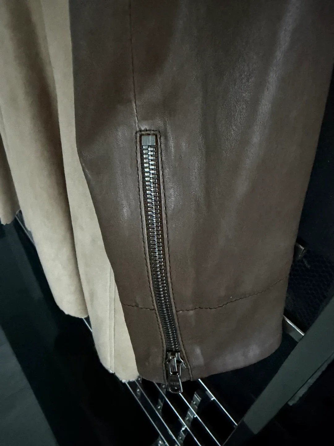 TOD'S Shearling Lambskin Leather Coat - Size 38 image indicator(3)