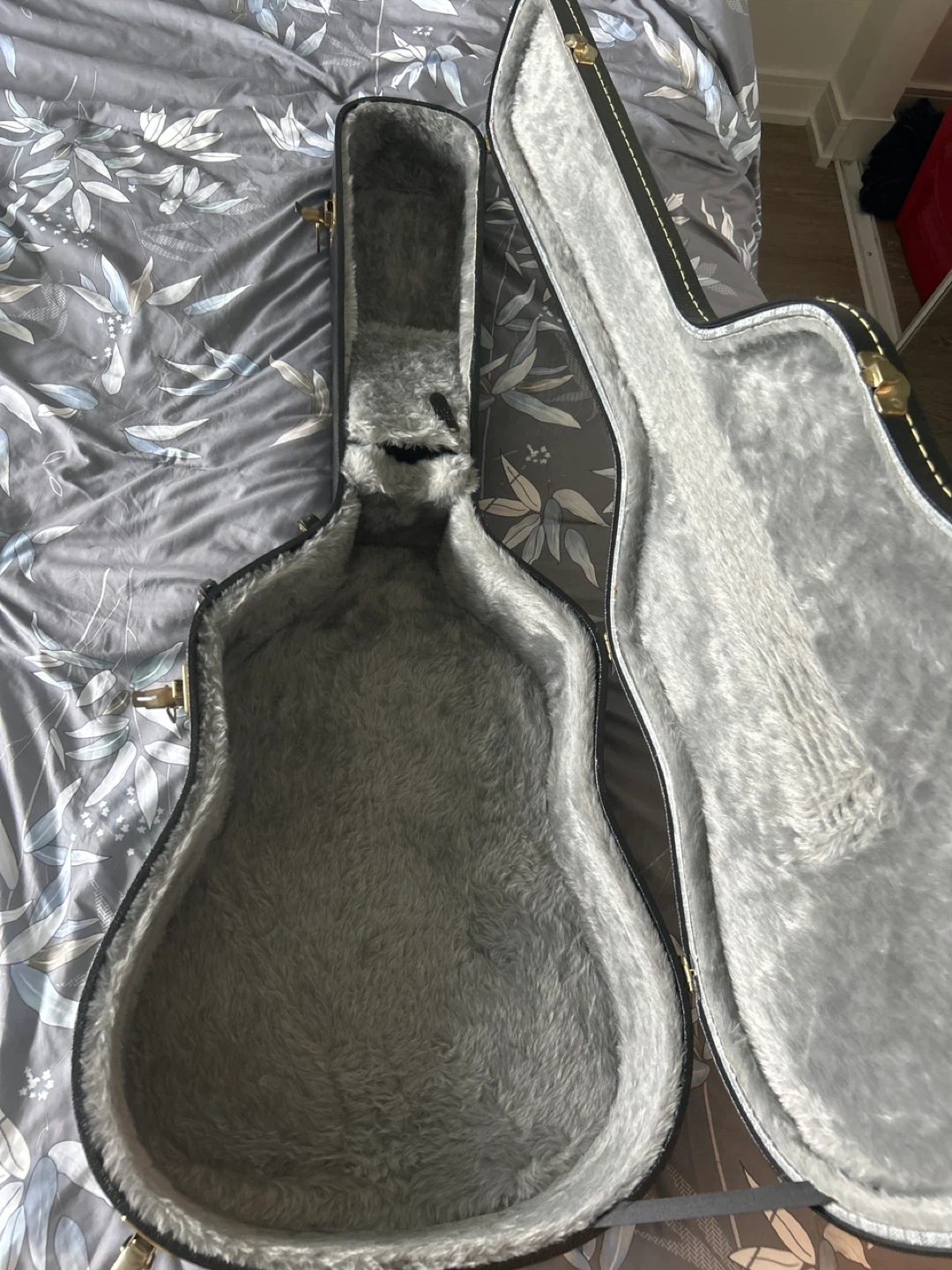 Guitar Hard Case - Made in Canada - photo 2
