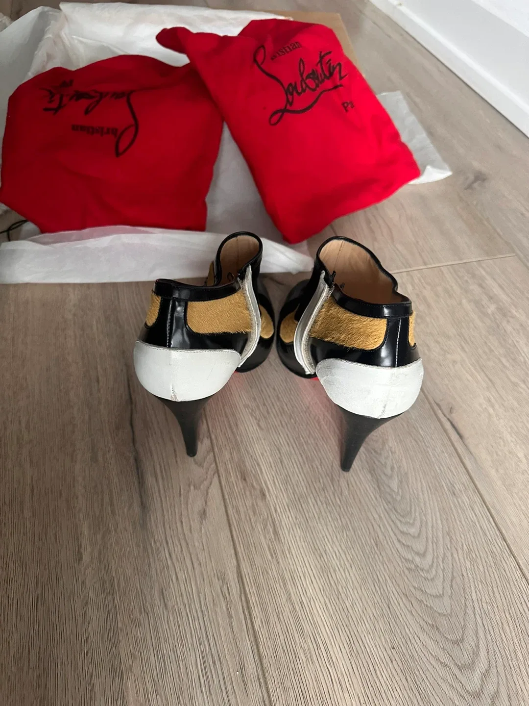 Christian Louboutin Ankle Boots IT 41 image indicator(3)