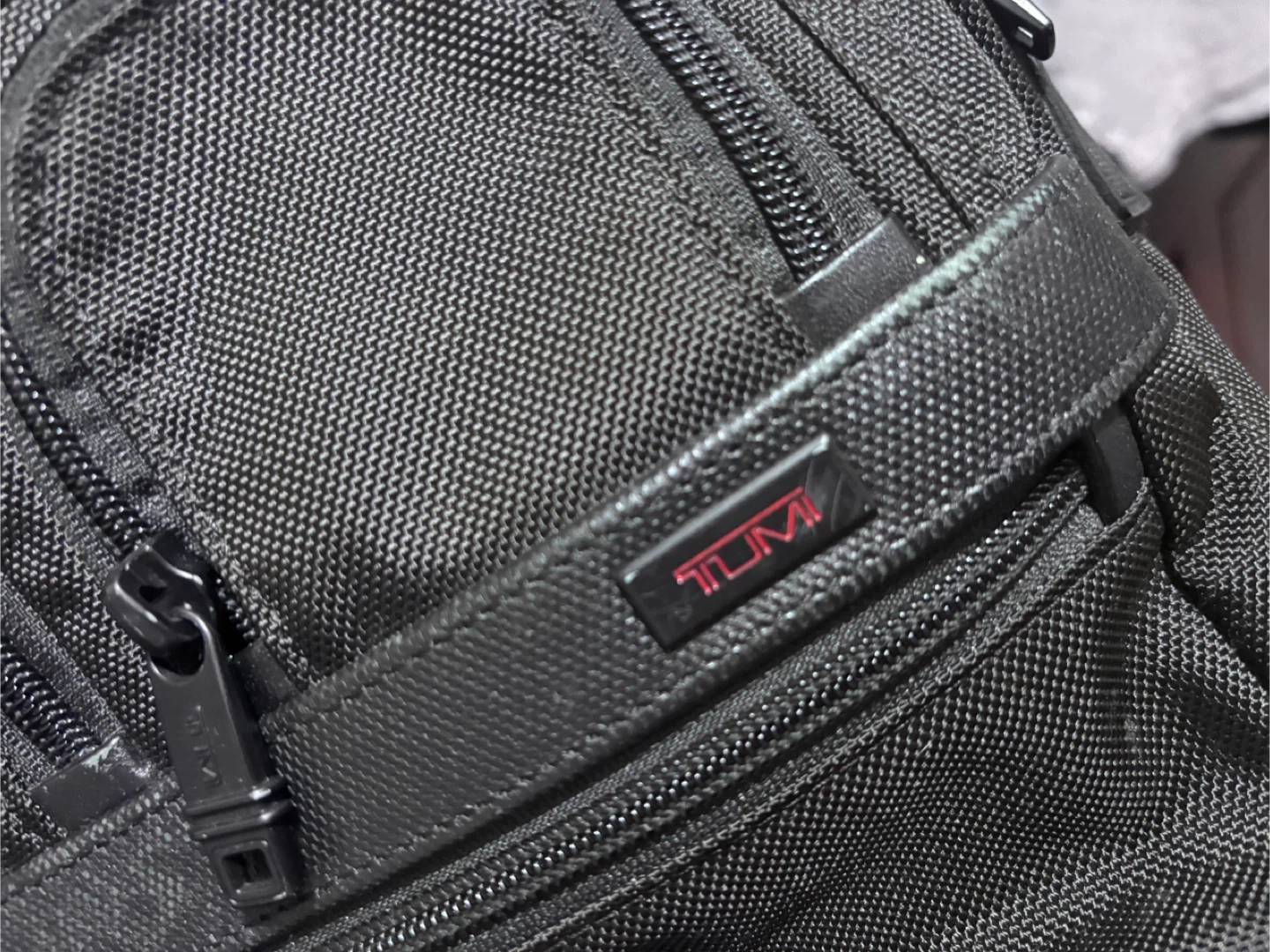 TUMI Alpha Expandable Organizer Laptop Briefcase. - photo 4