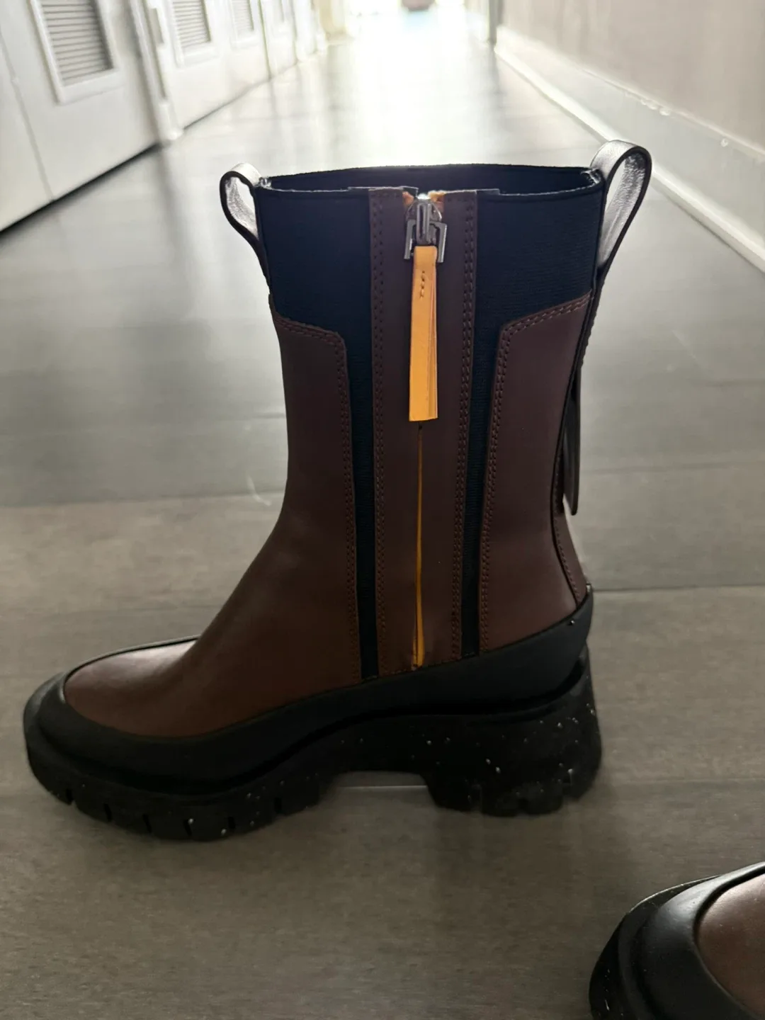 ONCEPT Brown Leather Boots - Size 6.5 image indicator(2)