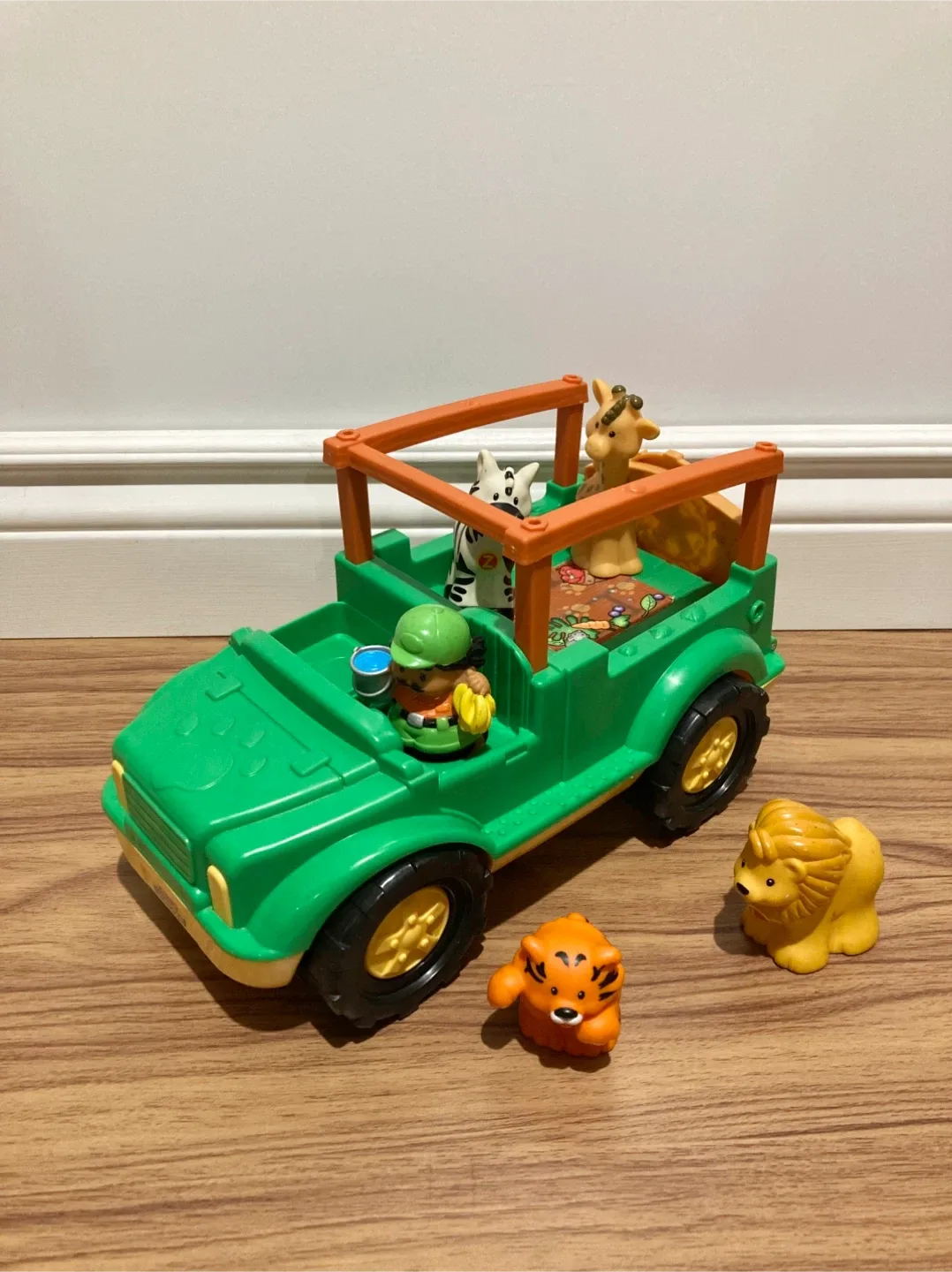 Fisher Price Little People zoo truck & figures play set image indicator(2)