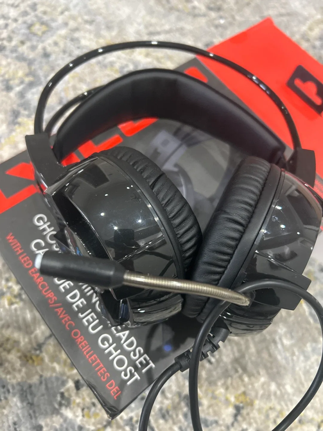 Gaming Headset - LED Earcups, microphone image indicator(2)