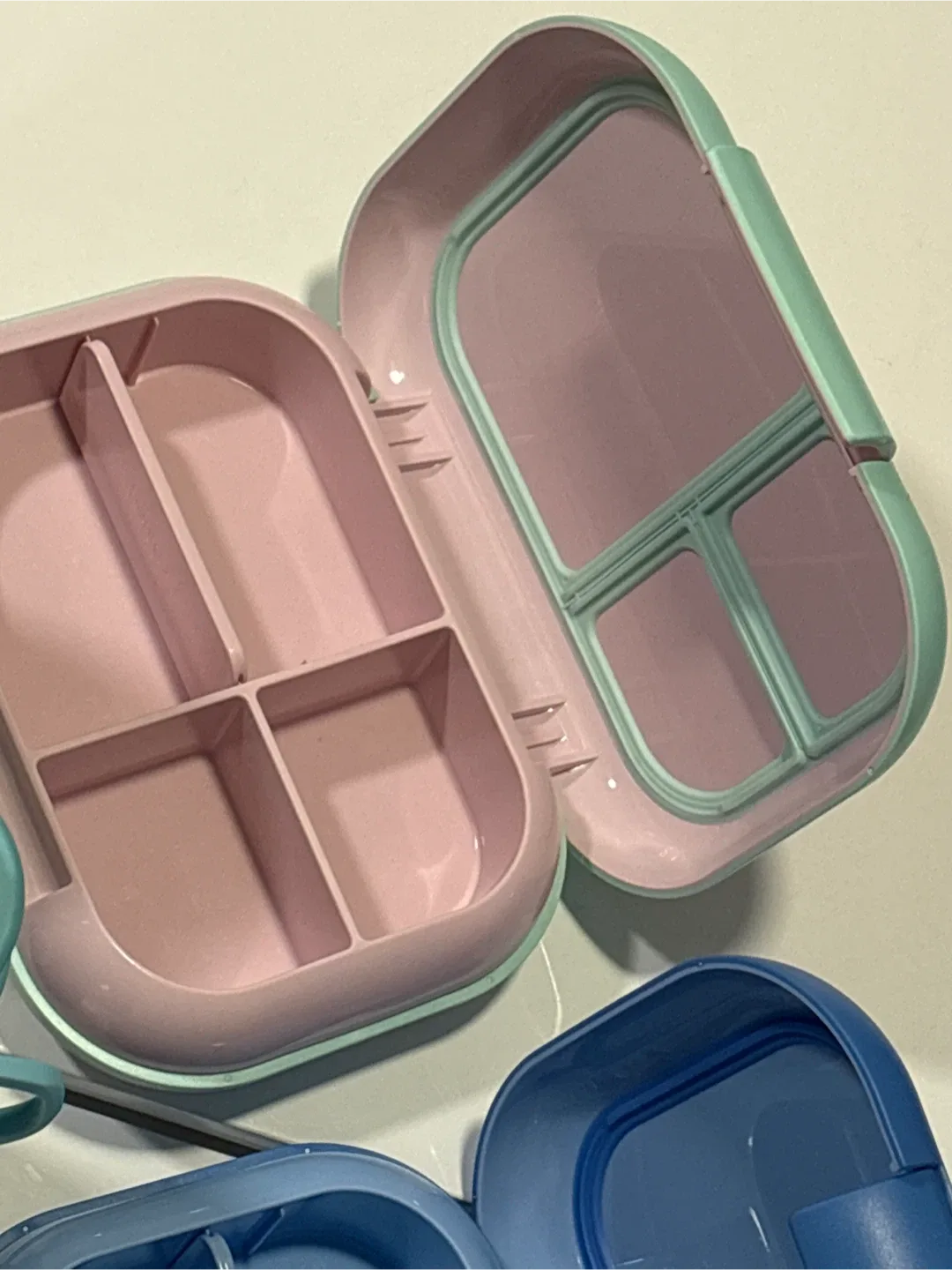 Lunch Box and water bottles image indicator(4)