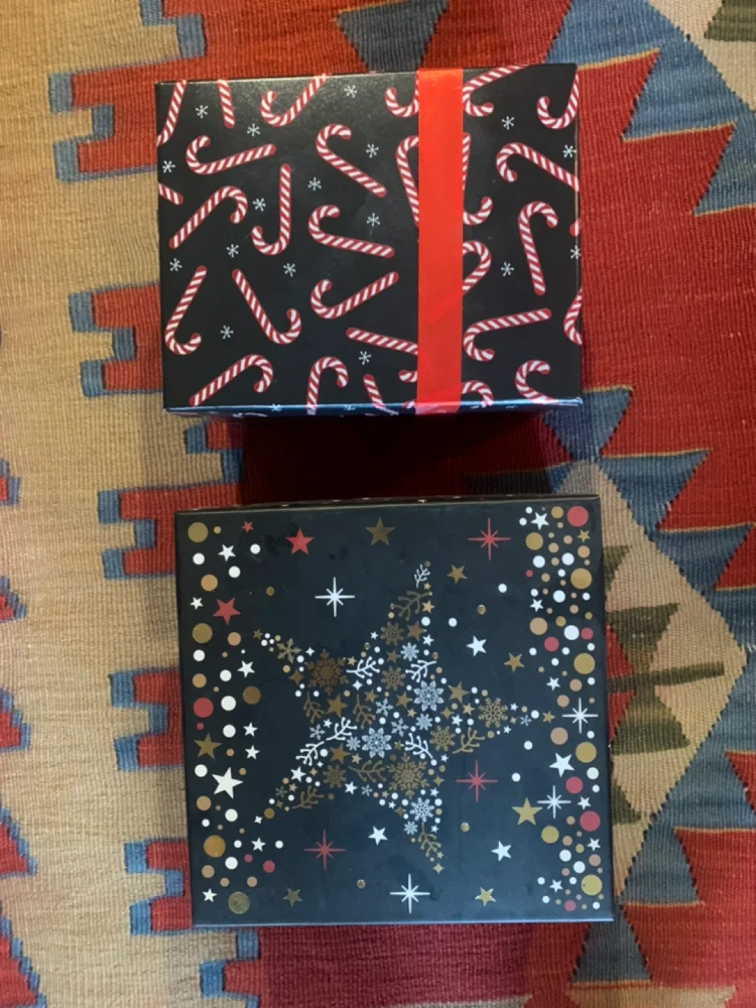 FREE‼️Holiday Themed Gift Boxes