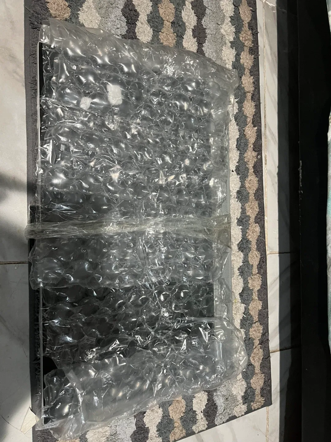 HP Bang & Olufsen E243m 23.8" Monitor image indicator(2)