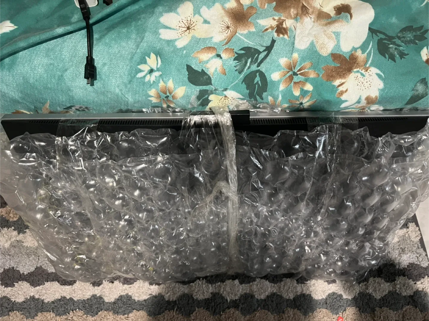 HP Bang & Olufsen E243m 23.8" Monitor image indicator(3)