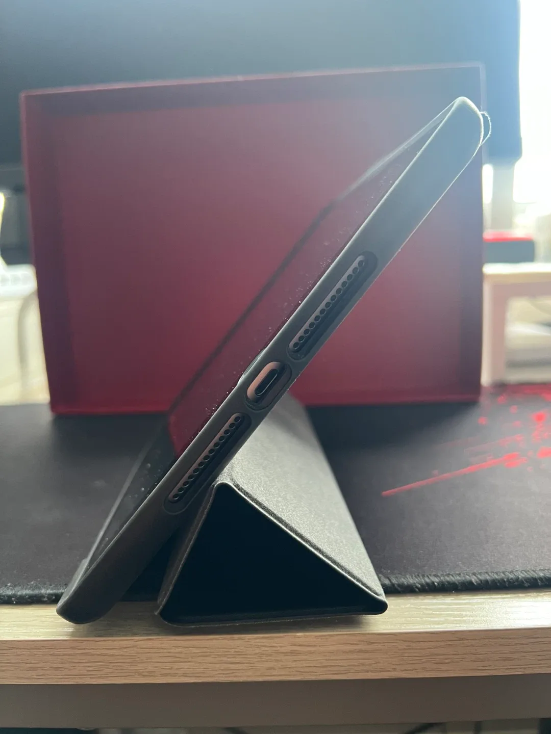 Otterbox folio case for iPad 7/8/9 gen image indicator(3)