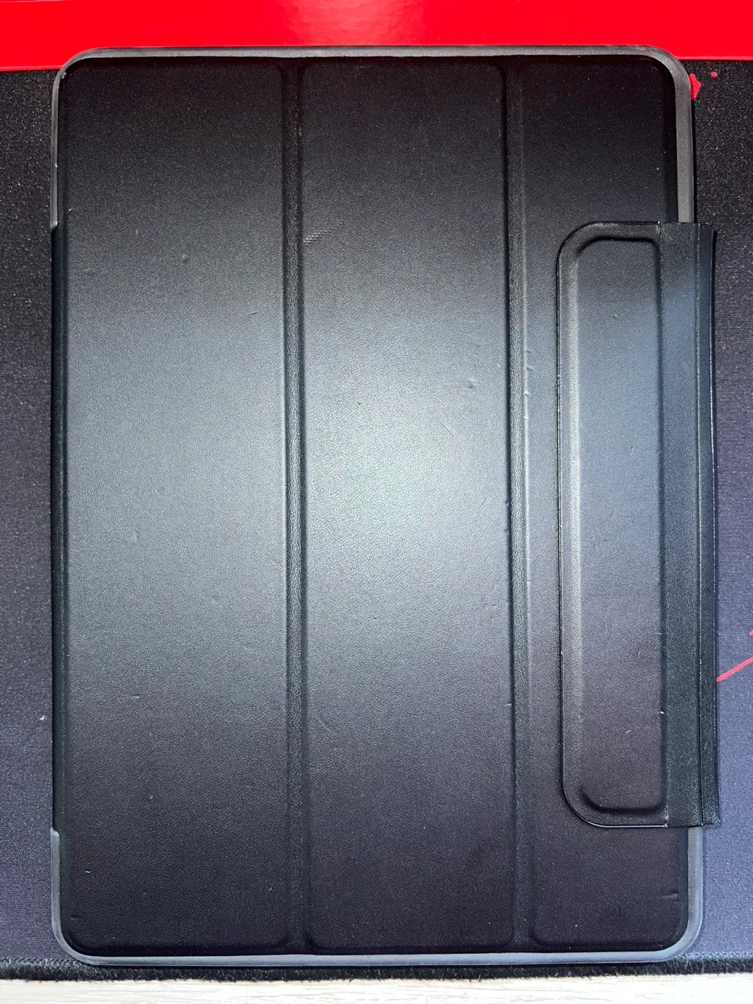 Otterbox folio case for iPad 7/8/9 gen image indicator(2)