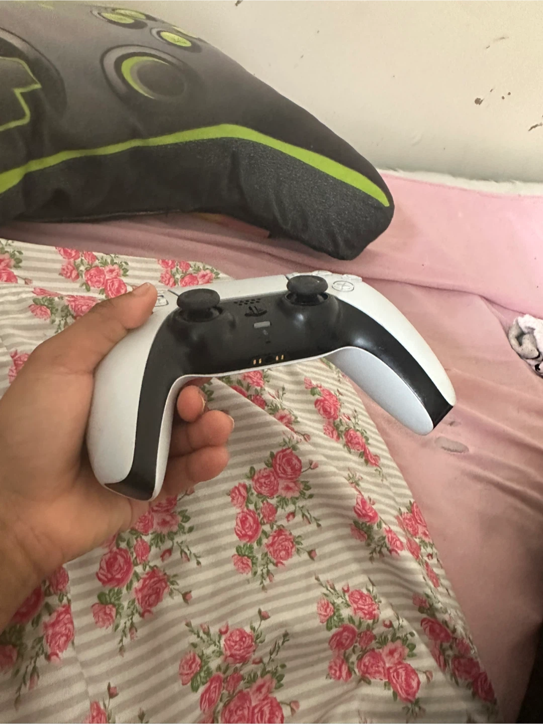 PlayStation 5 (PS5) DualSense Controller - photo 2