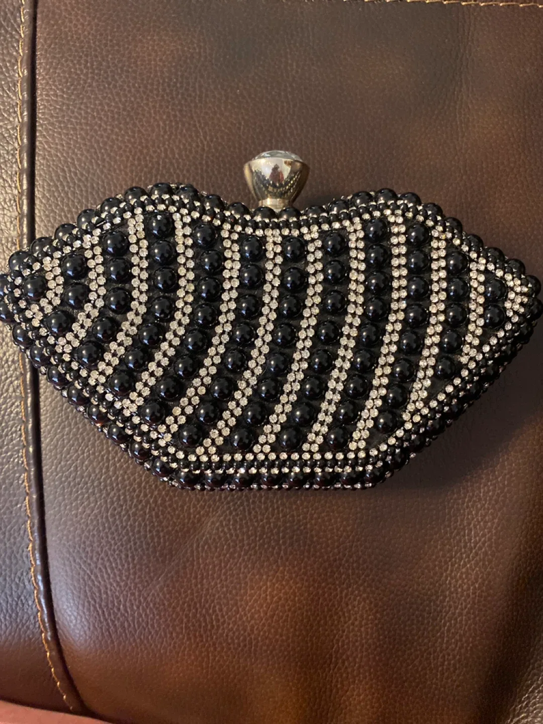 Black Beaded Kissing Lips Evening Clutch