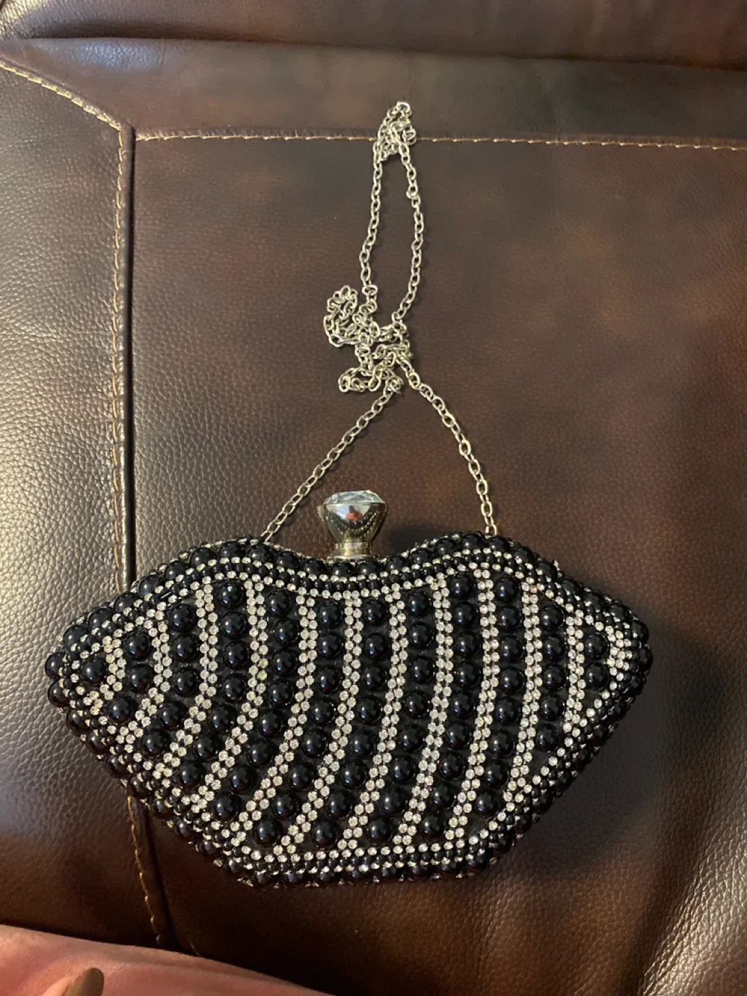 Black Beaded Kissing Lips Evening Clutch image indicator(3)