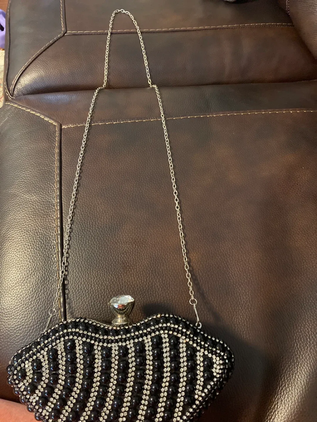 Black Beaded Kissing Lips Evening Clutch image indicator(2)