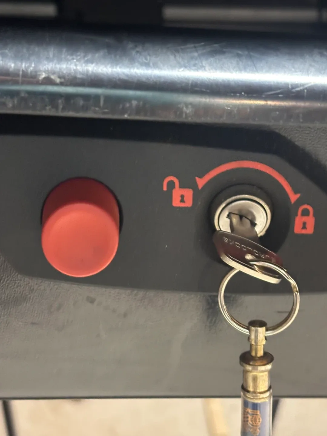 Yakima Rocketbox Cargo Carrier image indicator(4)