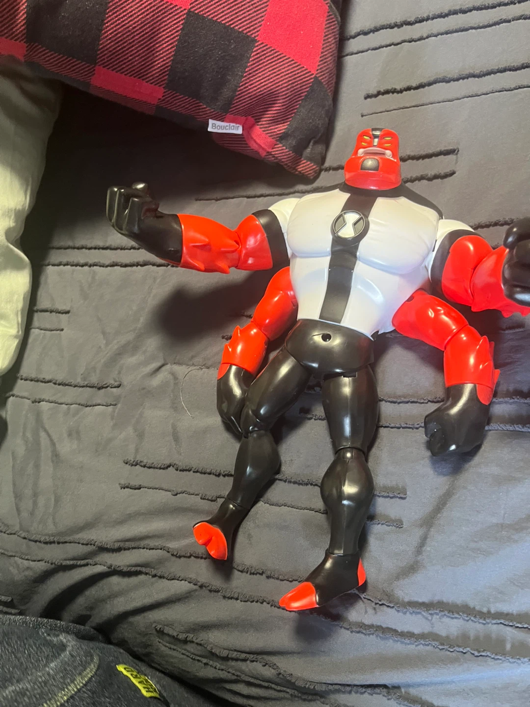 Ben 10 Four Arms Action Figure - photo 2