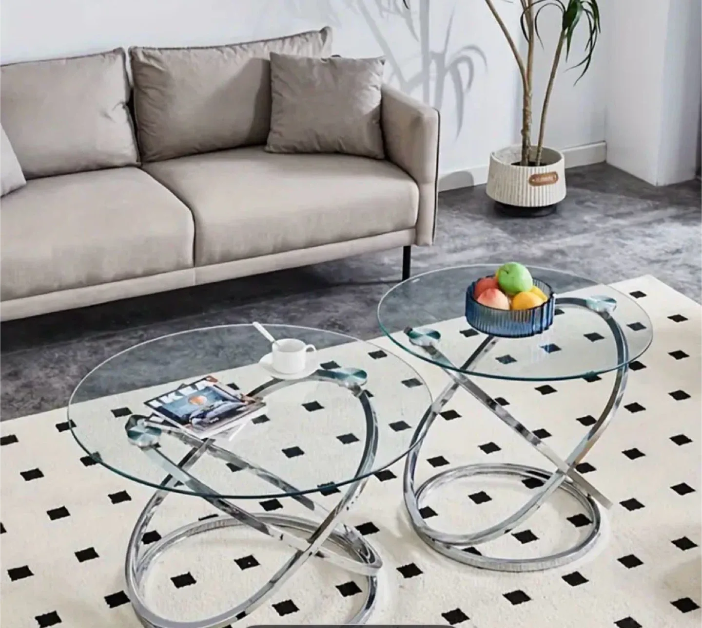 Glass Top End Table with Chrome Base image indicator(2)