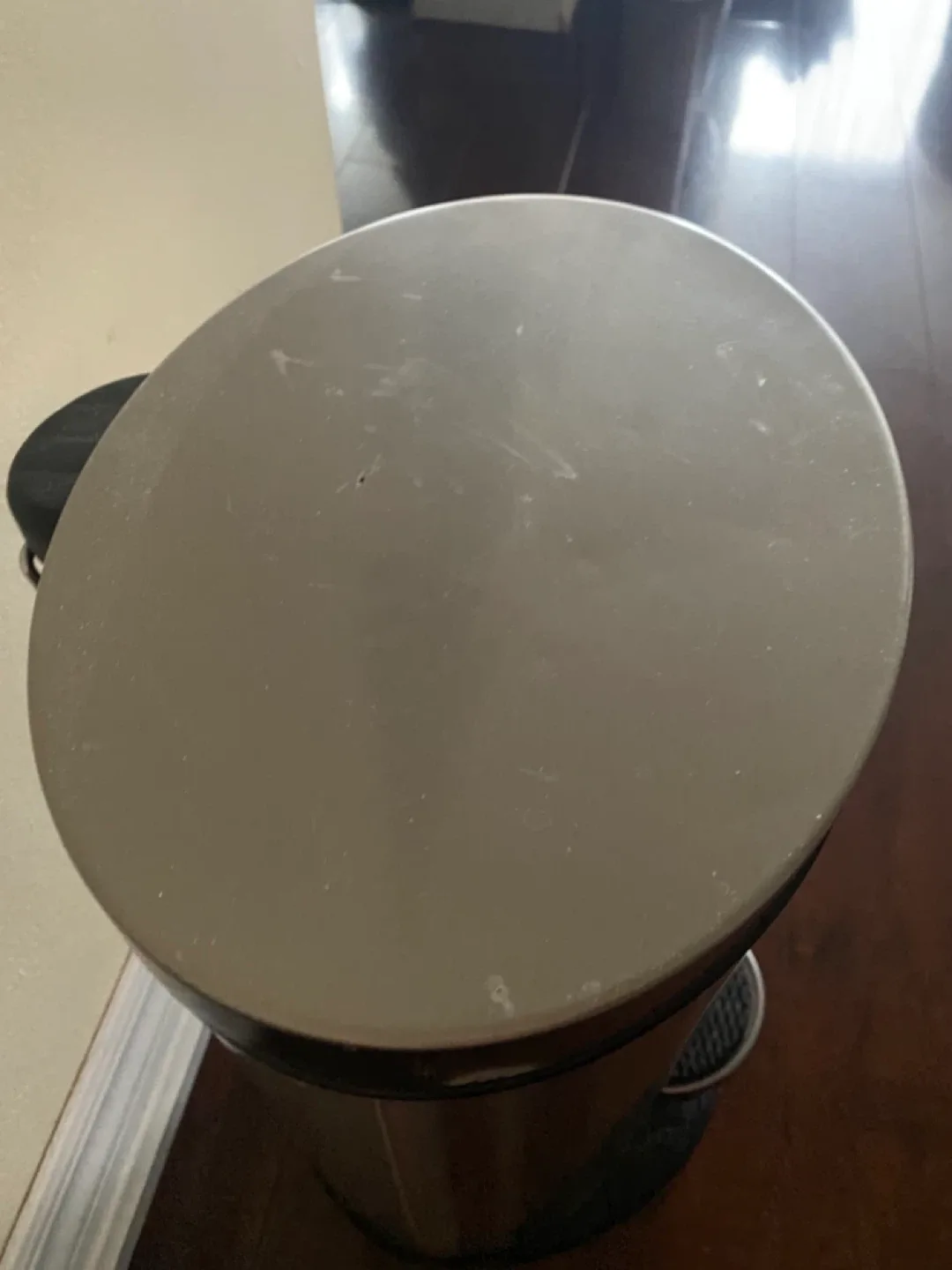 Stainless Steel Step Trash Can image indicator(2)