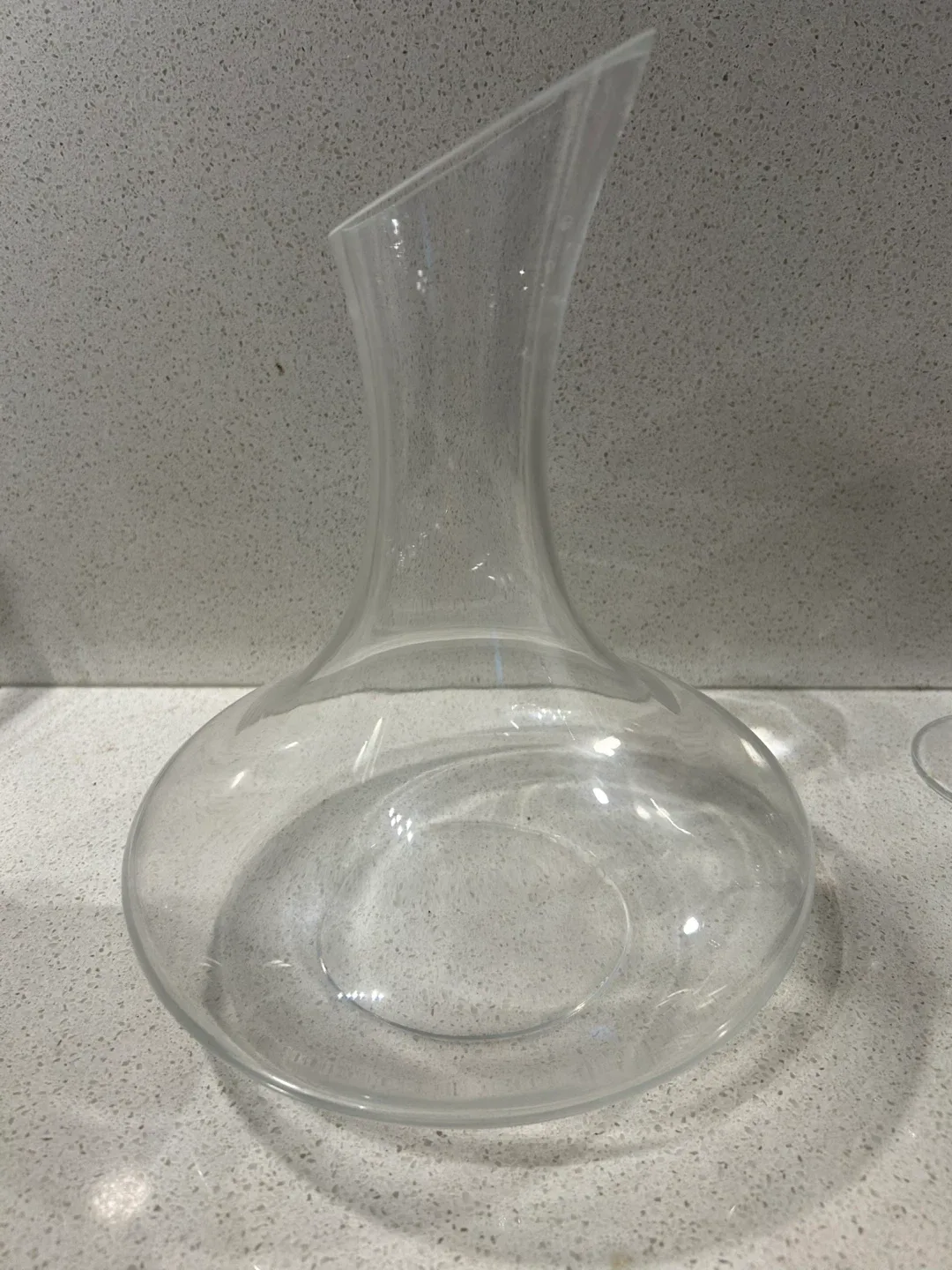 Glass wine decanter