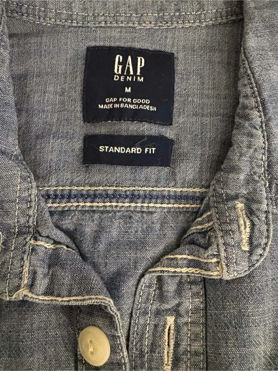 GAP Denim Shirt - Size M - Standard Fit image indicator(3)