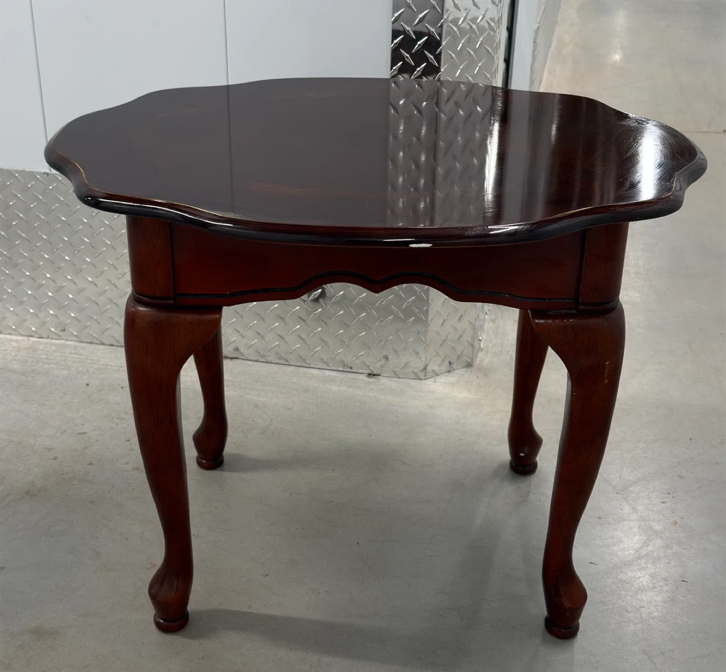 Mahogany Accent Table image indicator(4)