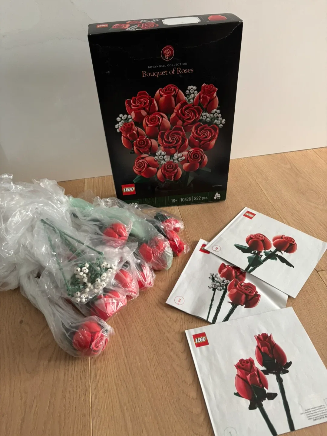 LEGO Botanicals: Bouquet of Roses, Pre-Owned, Assembled, In Box image indicator(3)