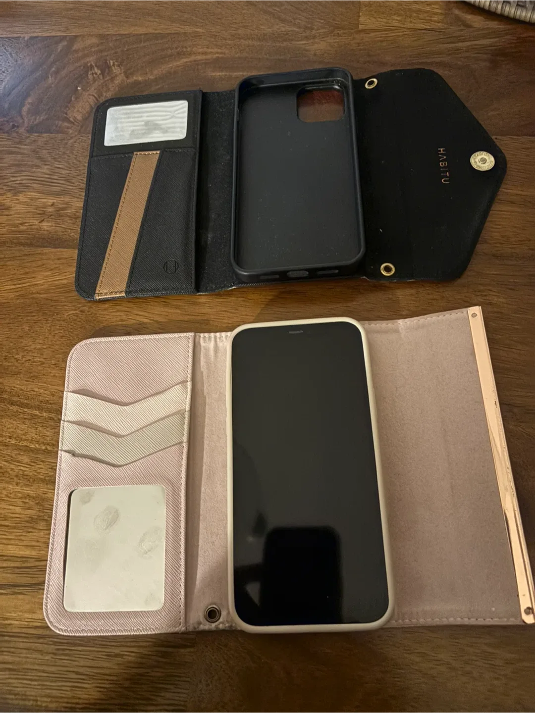 iPhone 12; 64 GB image indicator(3)