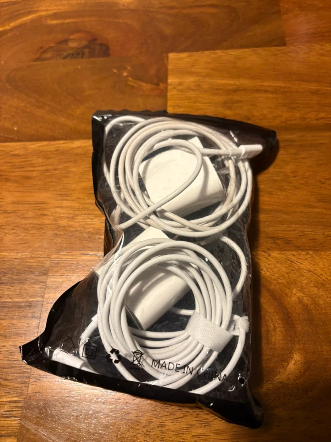 iPhone 12; 64 GB image indicator(5)