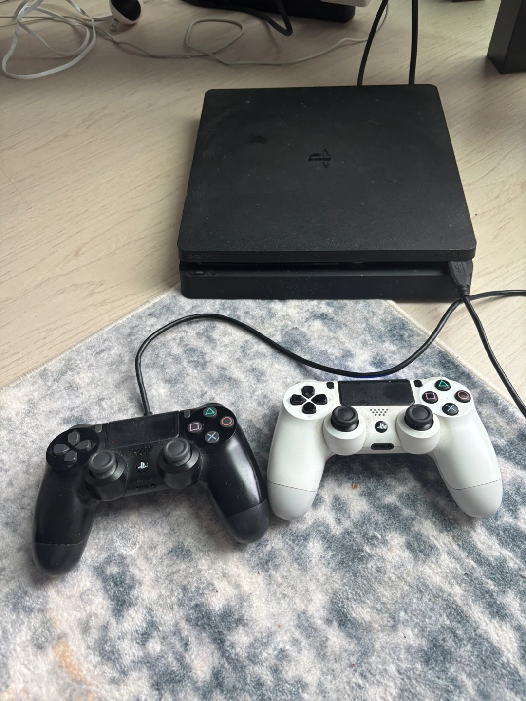 Sony PlayStation 4 with 2 Controllers - photo 2