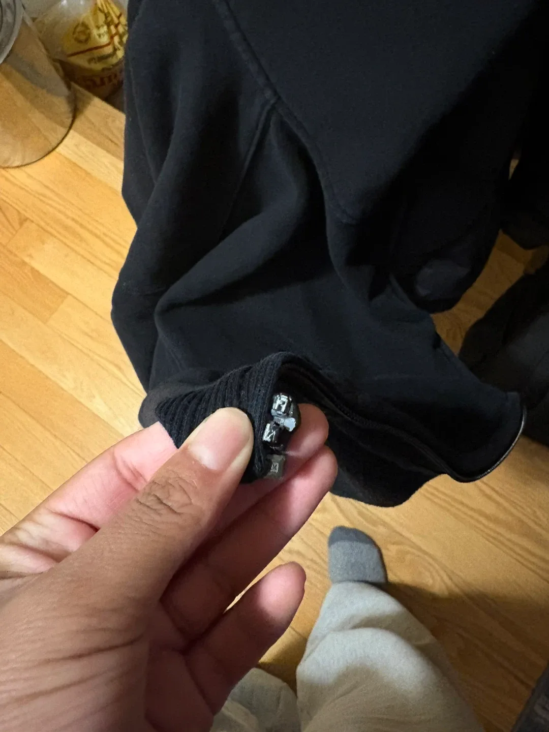 Aritzia Cozy Sweatfleece Boyfriend Zip Hoodie - Black image indicator(2)