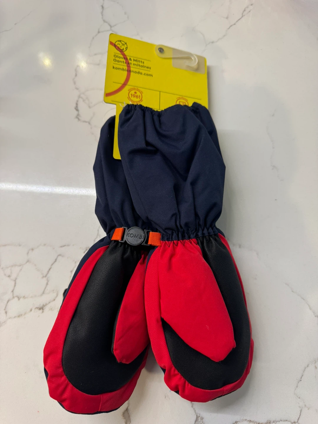 Kombi kids mittens (5-6 yrs) - New with tag on - photo 2