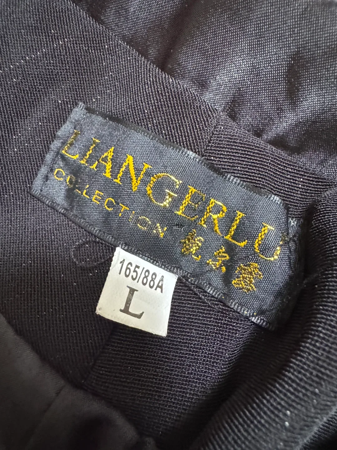 Liangerlu Collection Black Suit - Size L image indicator(2)