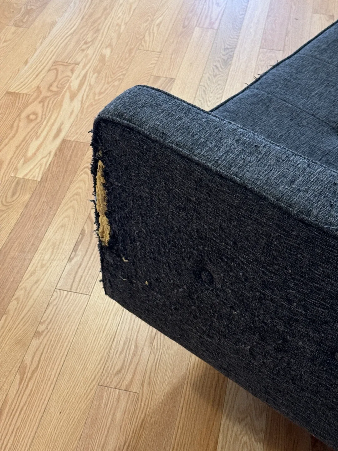 Grey Sofa - FREE - corner scratches image indicator(4)