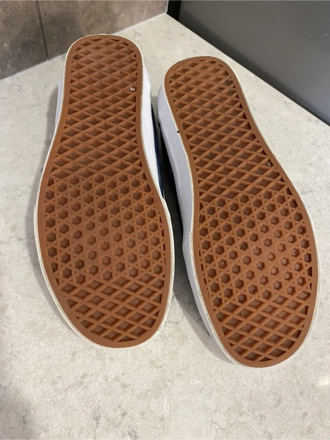 Blue Vans image indicator(4)