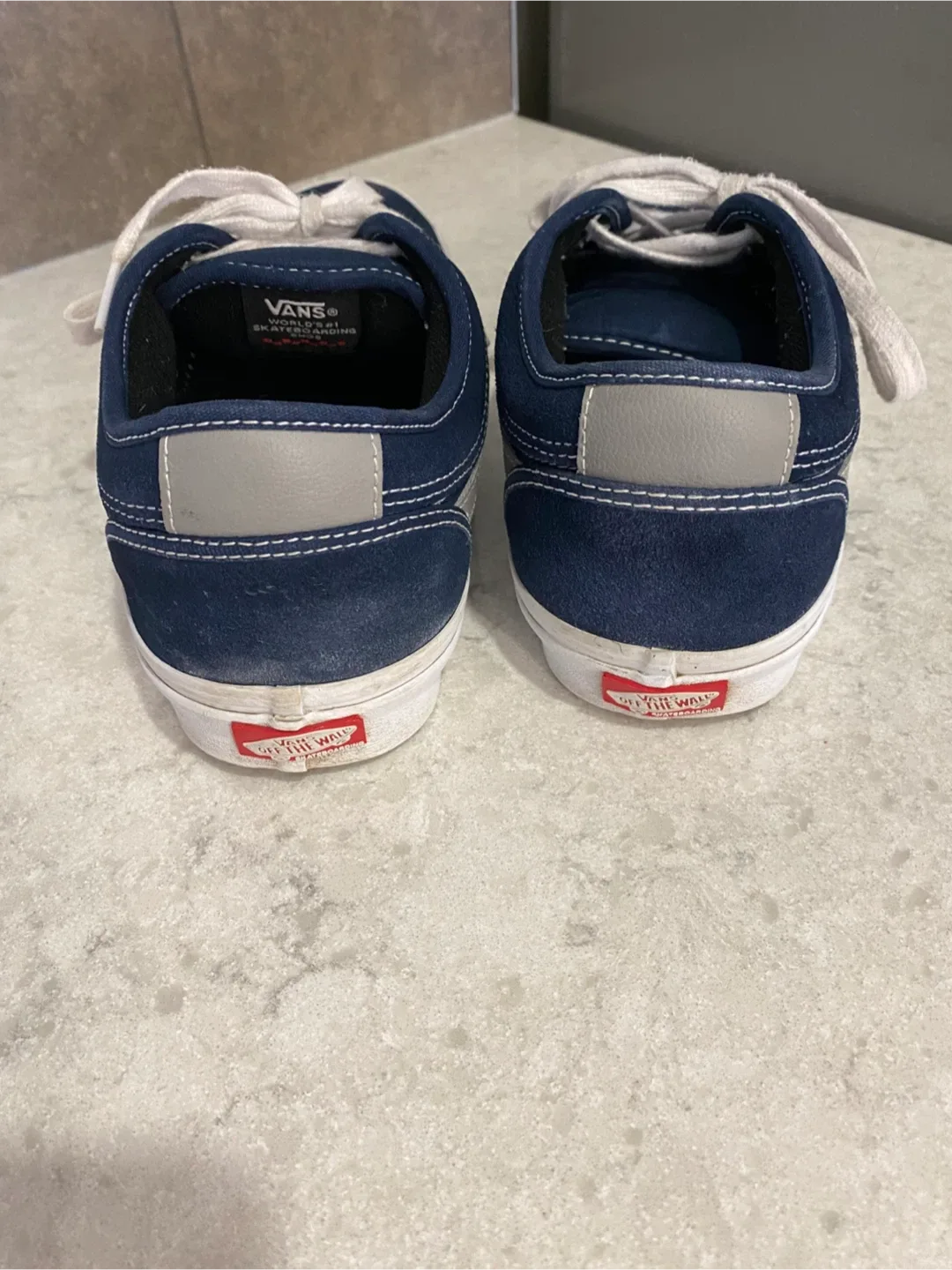 Blue Vans image indicator(3)