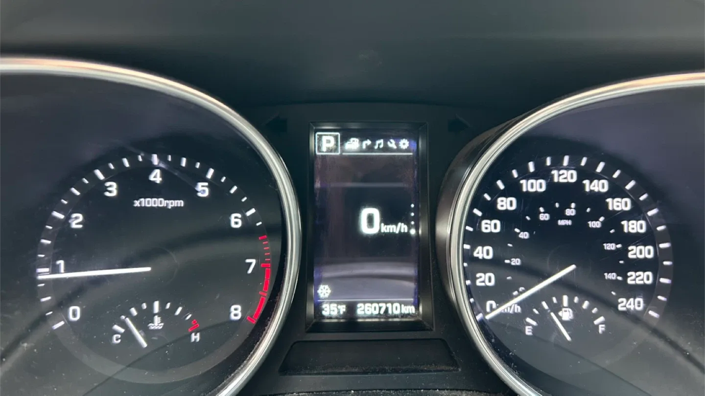 2017 Hyundai Santa Fe SUV image indicator(9)