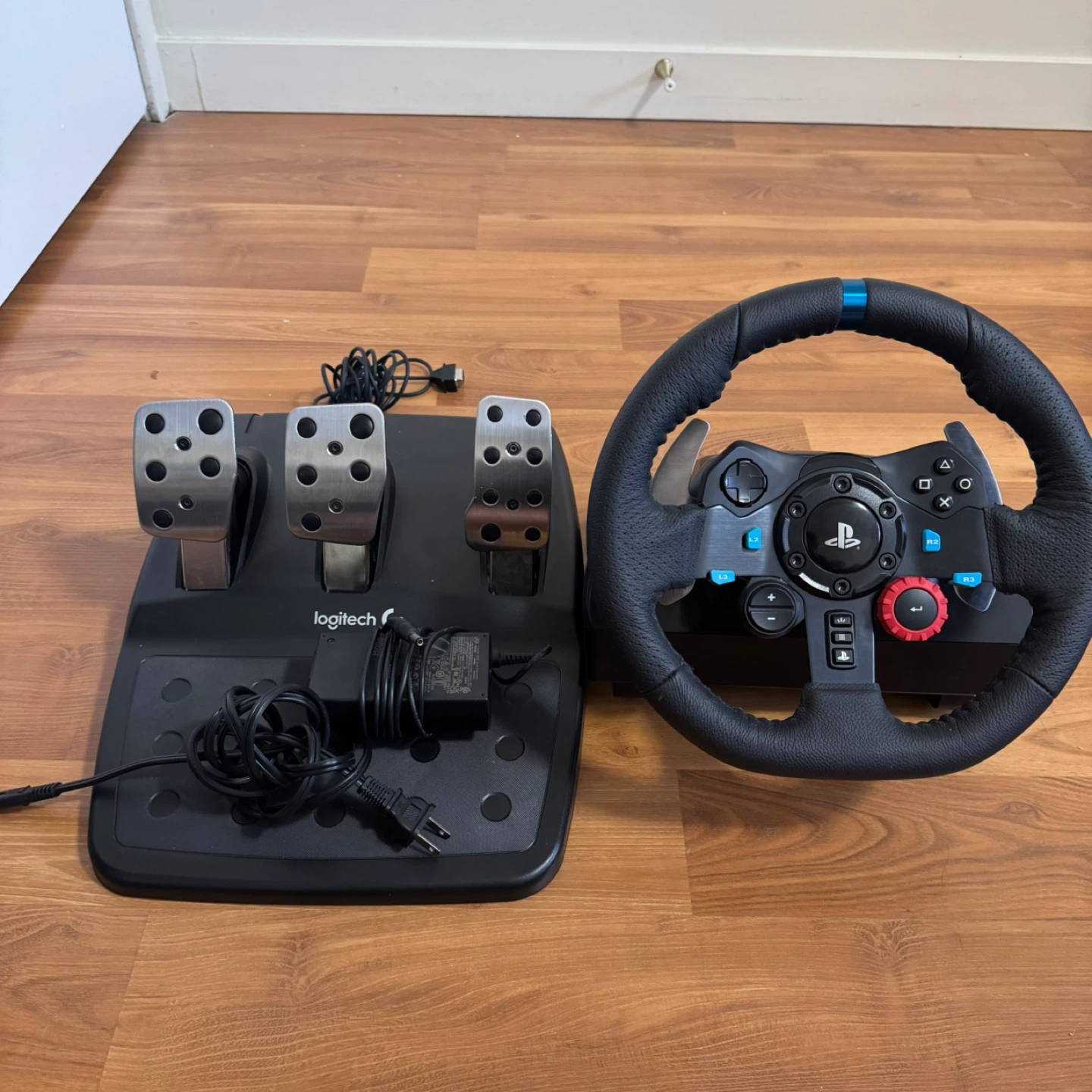 Logitech G29 Driving Force Racing Wheel - PlayStation/PC - photo 2